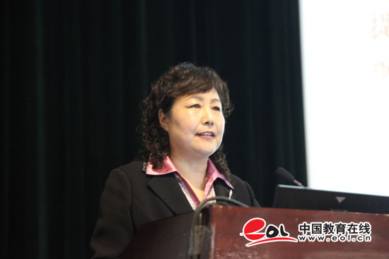 職業(yè)教育重校企合作 實(shí)現(xiàn)產(chǎn)業(yè)與專業(yè)無(wú)縫對(duì)接