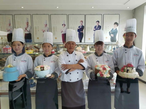 想要在邢臺學(xué)習(xí)烘焙有什么學(xué)校推薦嗎？