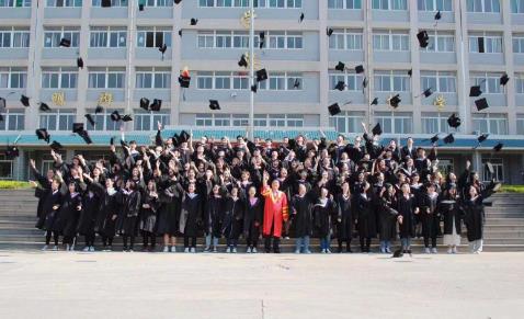 濟(jì)南護(hù)理學(xué)校招收哪些學(xué)生？