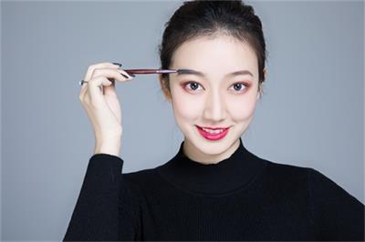 怎么才能學(xué)好化妝？   