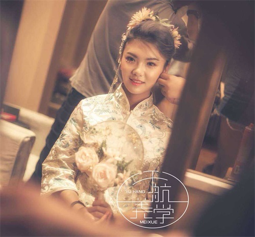  唐山學(xué)新娘跟妝去哪里靠譜？