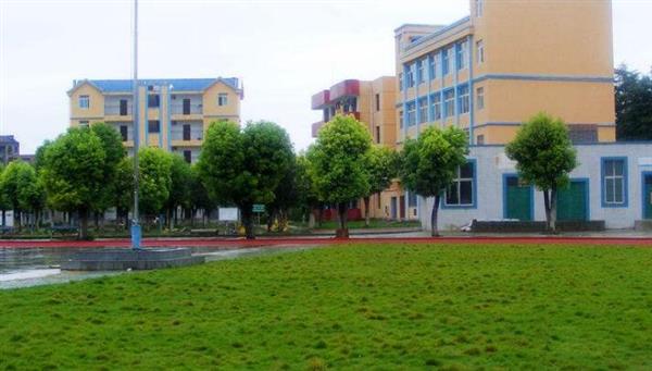 德州新星技工學(xué)校高中部招生都有哪些條件？