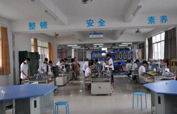 滄州中捷職業(yè)技術(shù)學(xué)校機(jī)電技術(shù)應(yīng)用專業(yè)都有哪些課程可以學(xué)習(xí)？