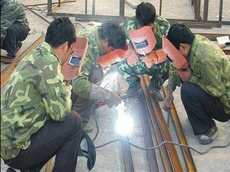 菏澤市東華職業(yè)培訓(xùn)學(xué)校焊工專業(yè)學(xué)費(fèi)貴嗎？   