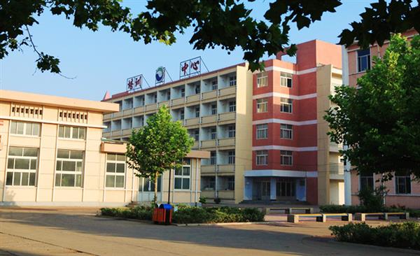 山東龍口礦業(yè)集團(tuán)高級(jí)技工學(xué)校的醫(yī)護(hù)專業(yè)能考執(zhí)業(yè)藥師資格證嗎？