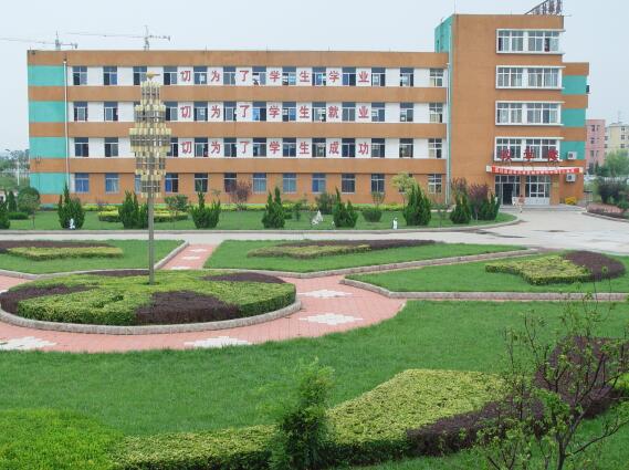 山東哪個(gè)學(xué)校開(kāi)設(shè)計(jì)算機(jī)相關(guān)專(zhuān)業(yè)？