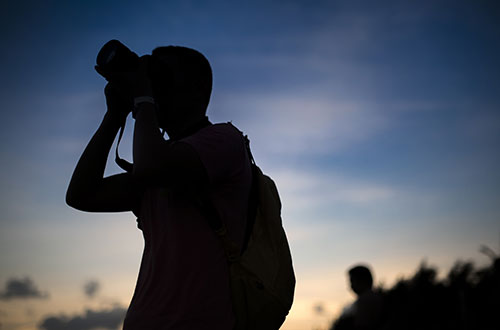 現(xiàn)在攝影行業(yè)發(fā)展怎么樣？北京攝影學(xué)校有哪些？