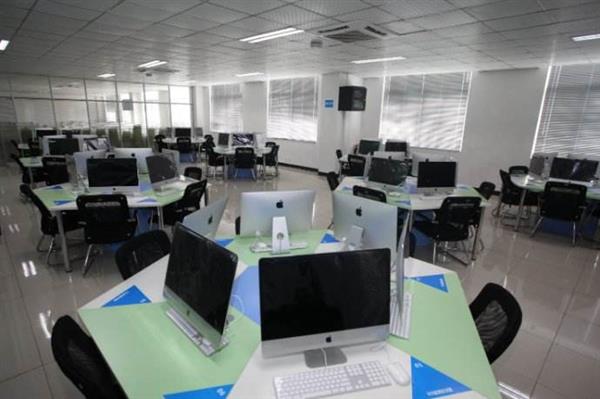 山東威海外國語進修學(xué)院哪些信息技術(shù)類專業(yè)？