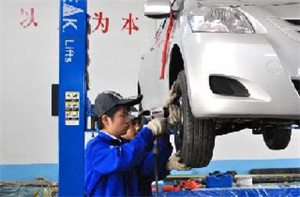開封汽修學校有汽車整形技術(shù)專業(yè)嗎？就業(yè)前景好不好？