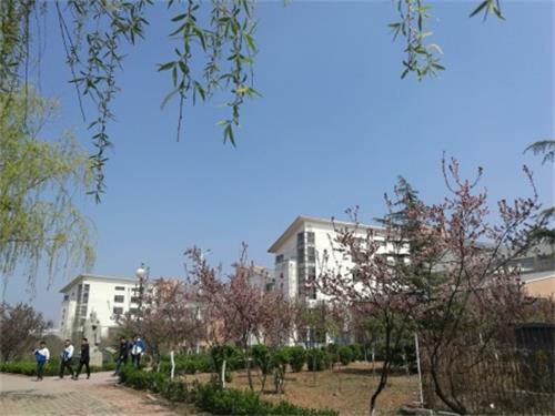  濟(jì)南現(xiàn)代畜牧獸醫(yī)專修學(xué)校有哪些教學(xué)特色和優(yōu)勢？