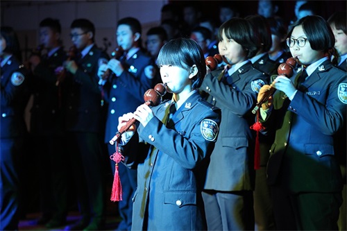 傳遞正能量！山東東營(yíng)金盾司法學(xué)校隆重舉行期末表彰大會(huì)暨家長(zhǎng)會(huì)