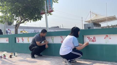 灤南職教中心校園墻垛變“畫(huà)布”：技能在墻頭綻放